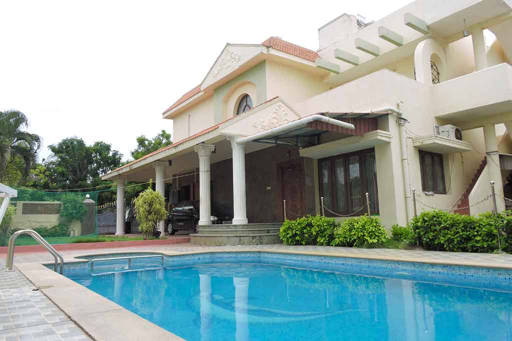 aura-villa-ecr