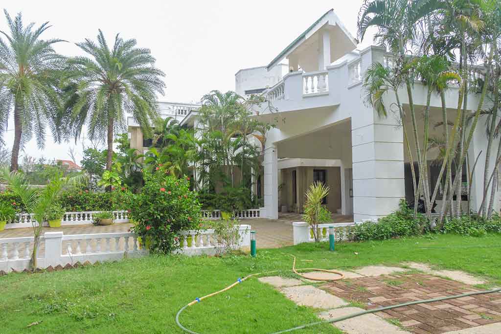 green-land-beach-house-ecr